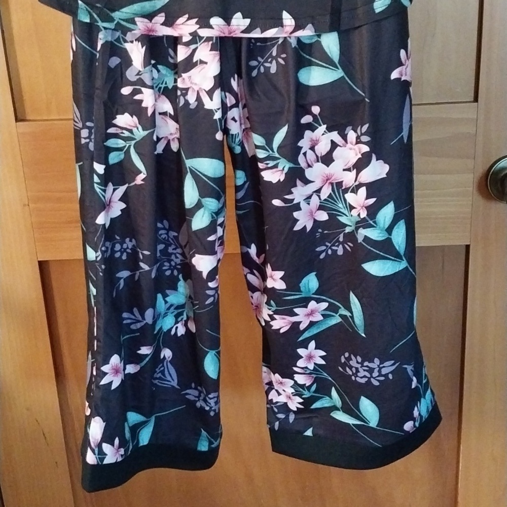 Afifei Women's Sleepwear Capri Pajama Sets Short   Sleeve  NWT Size S - Picture 10 of 15